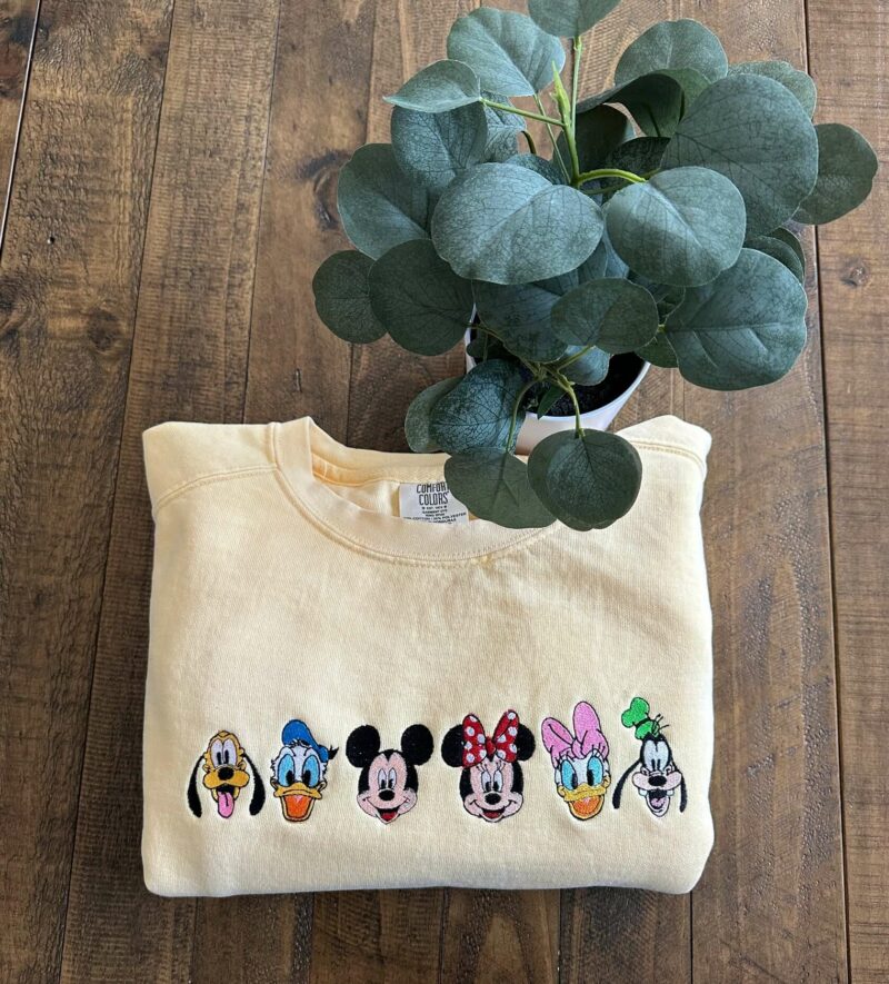 Sensational Six embroidery mickey and friend (1)