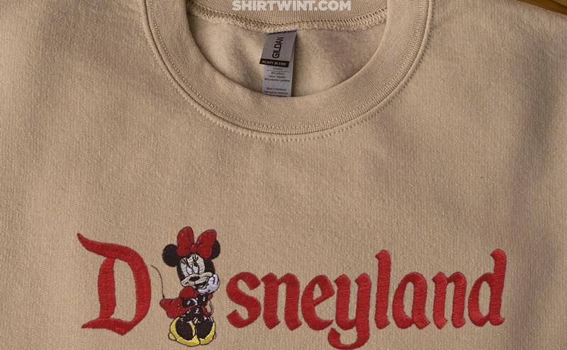disneyland-embroidery-shirtwint