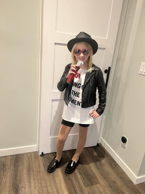 Daughters school Halloween costume! (1)